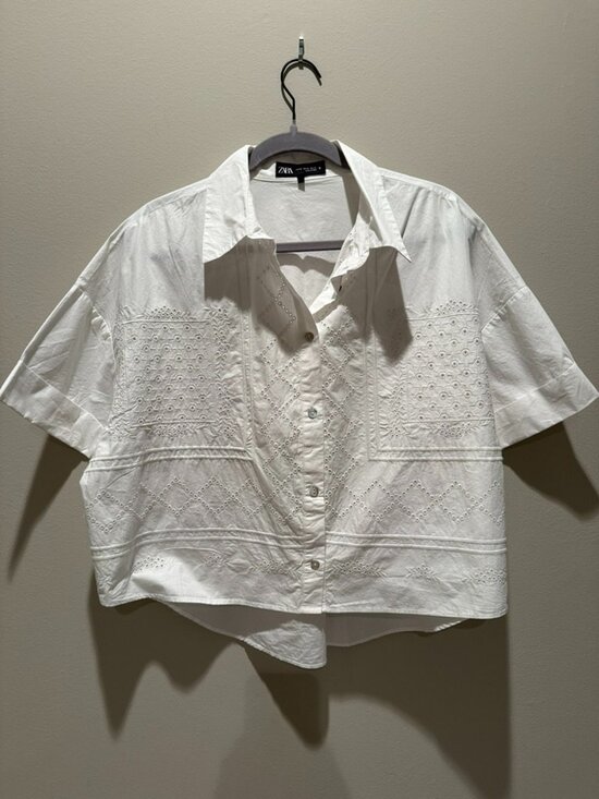 Zara Tops - Zara White Eyelet Embroidered Cropped Button Front Shirt Blouse Size Medium
